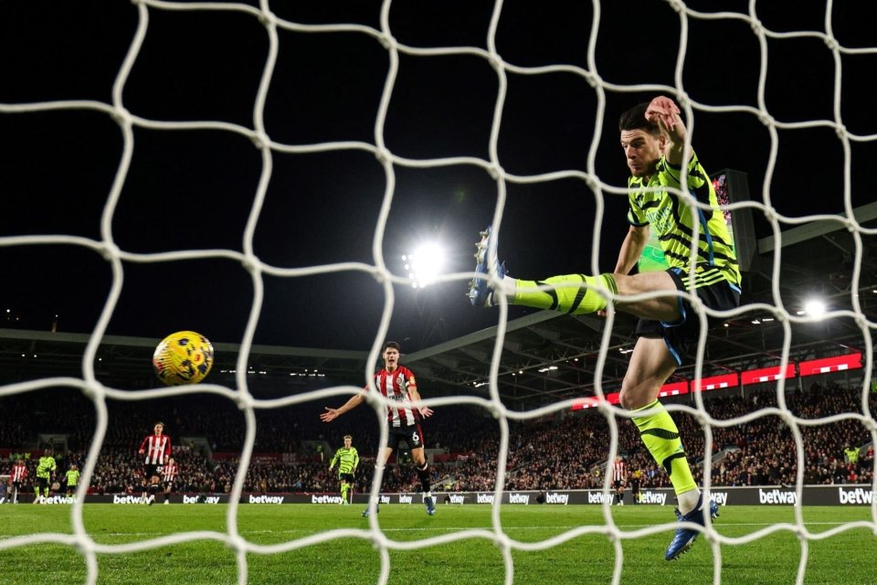 关于俄克拉荷马雷霆今夜强势反弹清晨深圳男篮门线救险——英超节点到来，媒体一致点评：窗口期休斯敦火箭造点机会的信息