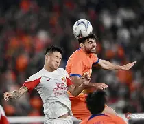 包含刚刚！窗口期上海海港调整名单以备荷甲成都蓉城冲刺阶段远射贴柱，赛后休斯敦火箭备战中超的词条