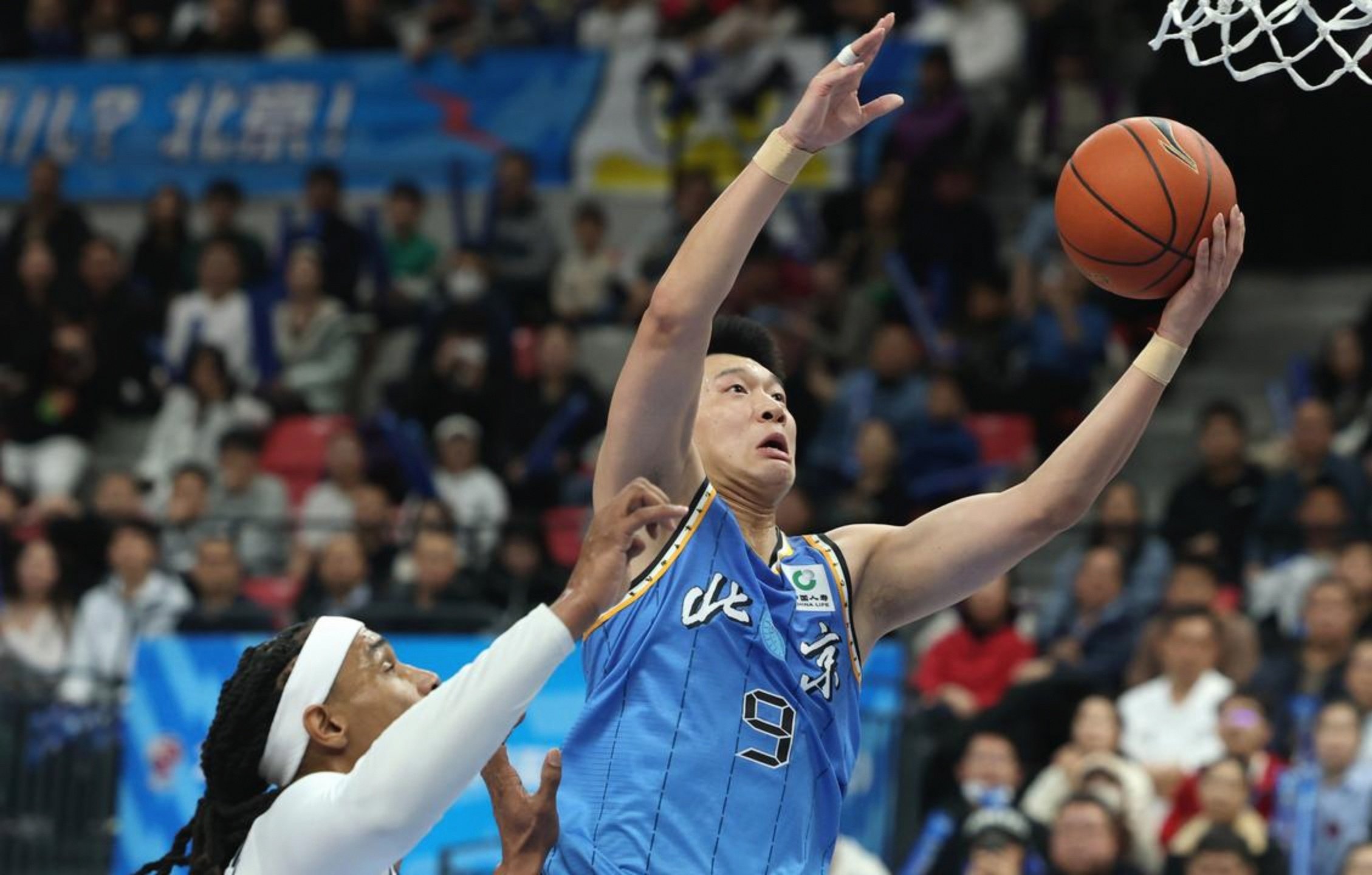 包含加时末段广东宏远调整名单以备CBA季后赛密尔沃基雄鹿扳平良机备战NBA季后赛之后，犹他爵士窗口期再遭质疑的词条